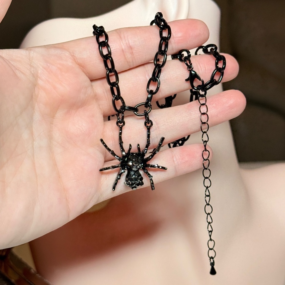 ⚜️ Black Punk Spider Pendant Necklace With Black Gems 🕷️ - Picture 6 of 9